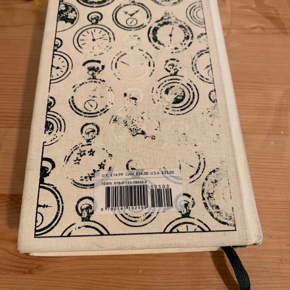 Classic Oliver Twist book - Picture 5 of 6